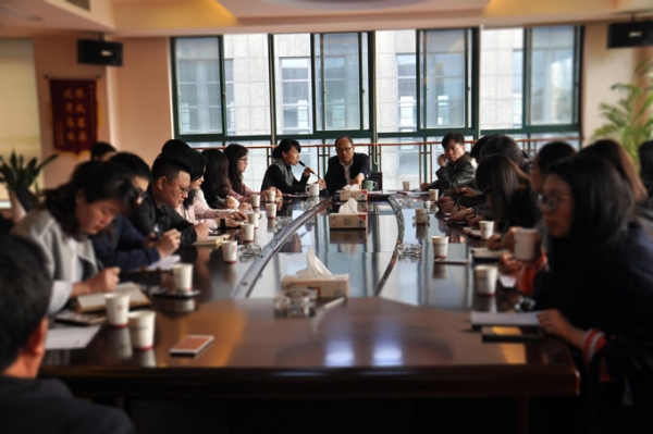 FH电子体育集团召开2017年度年轻人才培养专题座谈会